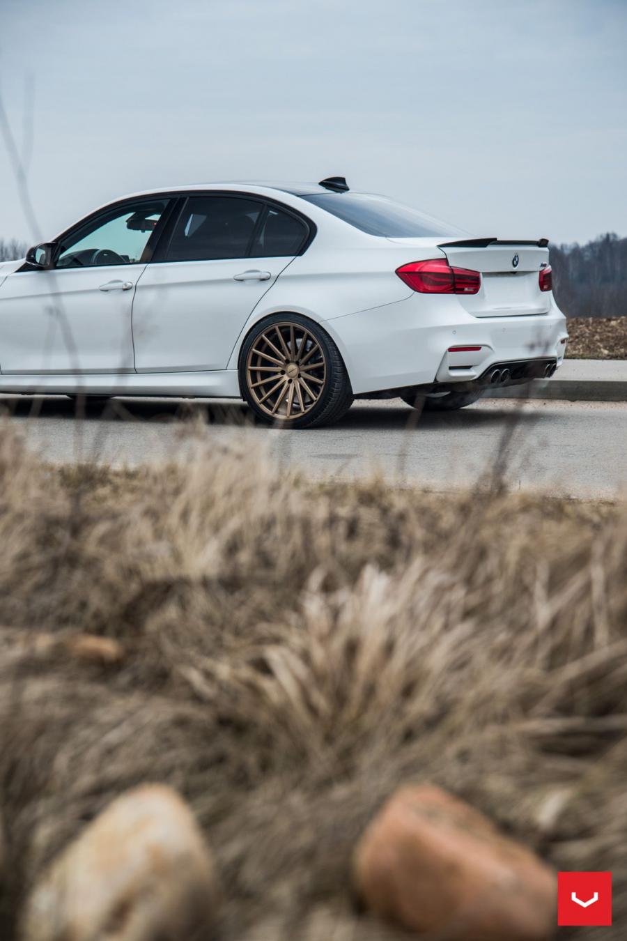  BMW M3 Sedan on Vossen Wheels (VFS2) 2017 года  (фото 7 из 10)